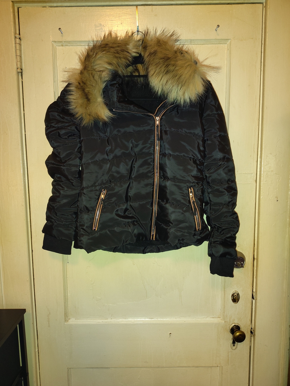 SHEIN Black Quilted Puffer Jacket with Faux Fur Trim